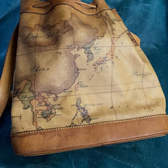 Vintage Alviero Martini bucket bag - Picture 3 of 8